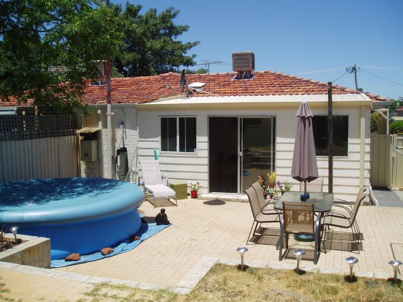 Great Location!! Picture 3