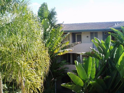 TRANSPORT AT DOOR
- COMPLEX WITH SECURITY Picture