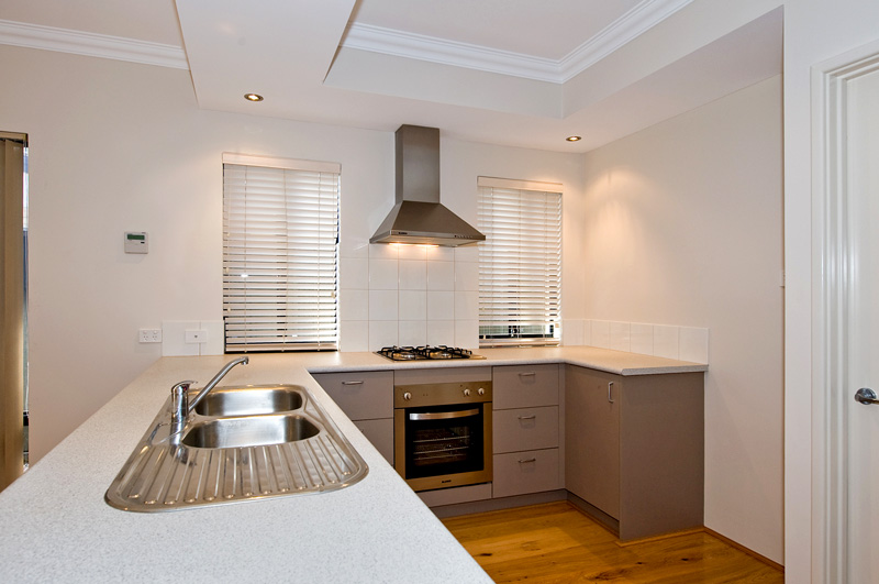 STUNNING NEW HOME! Picture 3