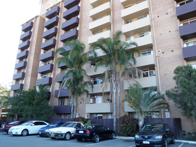 COOL, CUTE & AVAILABLE NOW SO DON'T HOLD BACK! Picture 1