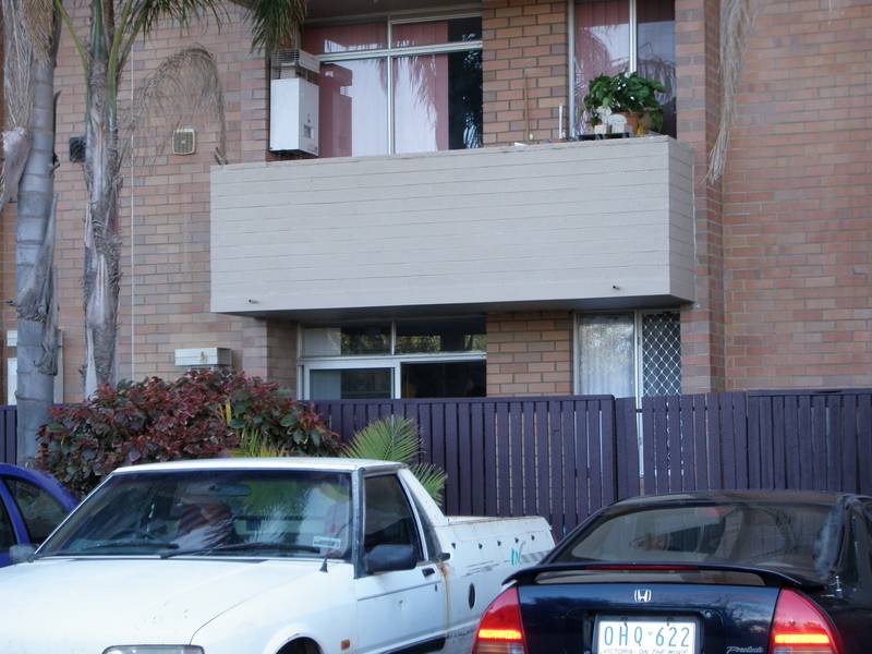 COOL, CUTE & AVAILABLE NOW SO DON'T HOLD BACK! Picture 2