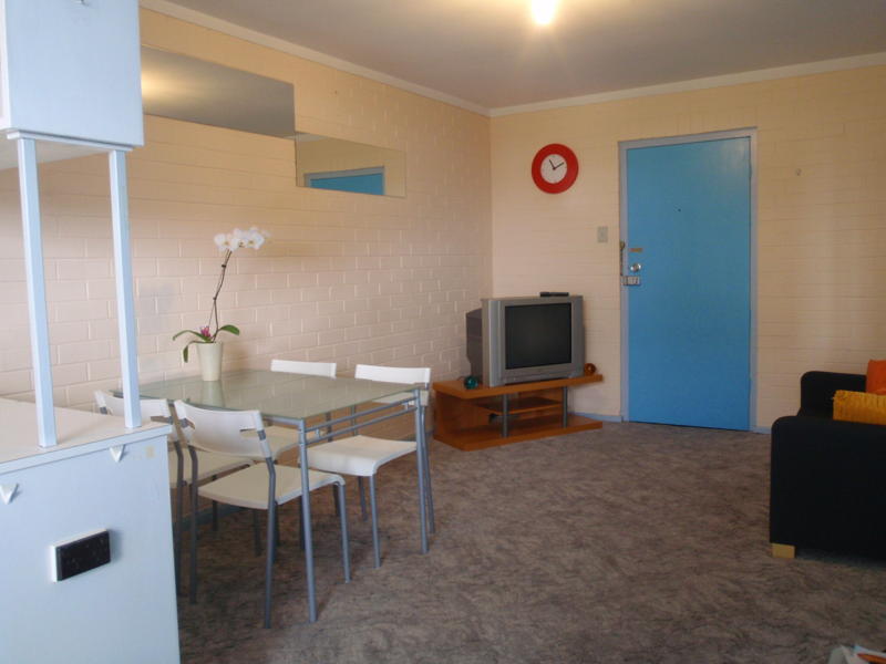 CLOSE TO CITY - SECURITY COMPLEX Picture 2