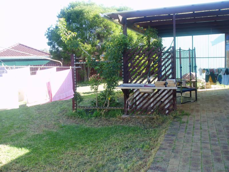 ** CLOSE TO GALLERIA ** Picture 3