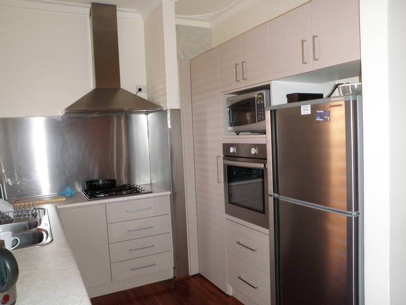 **JUST MOVE IN - SPICK & SPAN ** (Short Term Available) Picture 3