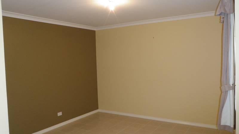 *BEAUTIFULLY PRESENTED - LARGE BEDROOMS* Picture 3
