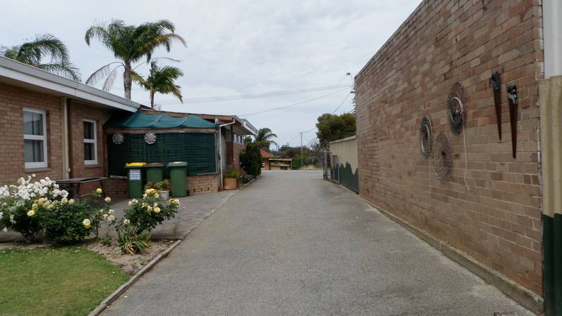 **SENSATIONAL OPPORTUNITY*** Picture 3