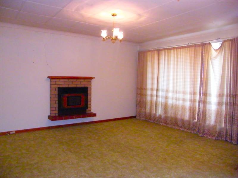 UNDER OFFER IN 1 WEEK Picture 2