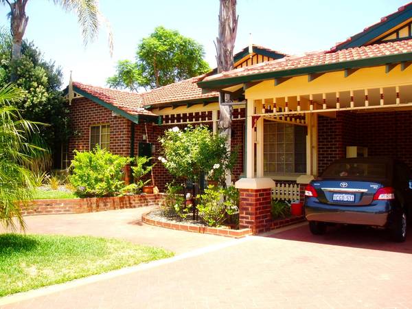 LARGE HOME ON FAMILY SIZE BLOCK - PRICED TO SELL! Picture