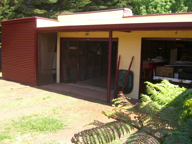 HOME ON 10 ACRES NEAR LAKE ELINGAMITE Picture 3