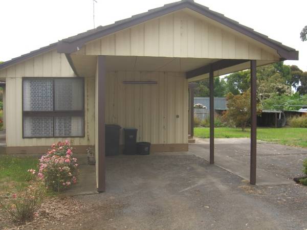 COBDEN RENTAL PROPERTY - AVAILABLE FROM 1
AUGUST 2008 Picture 2