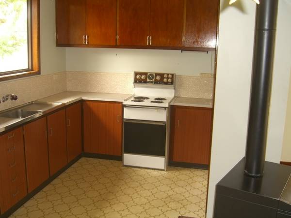 COBDEN RENTAL PROPERTY - AVAILABLE FROM 1
AUGUST 2008 Picture 3