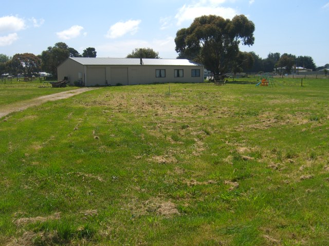 1.25 ACRE BLOCK & LARGE SHED - JUST OUT OF COBDEN! Picture 3