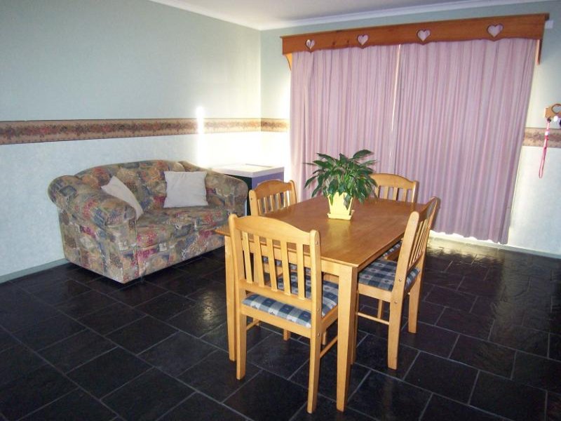 JUST MOVE IN!
BARGIN PRICE Picture 3