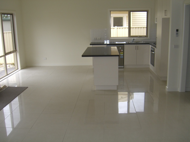 STYLISH LOW MAINTENANCE LIVING IN CAMPERDOWN Picture 3