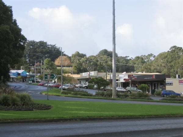 FOR LEASE $115 PER WEEK + GST AND OUTGOINGS Picture 3