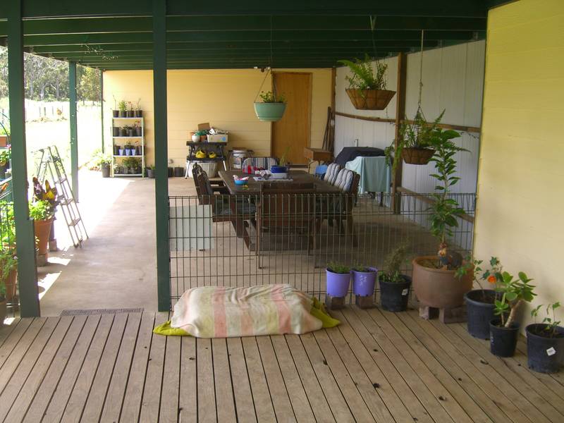 7BR HOME ON 10 ACRES WITH LOTS OF SHEDDING Picture 2