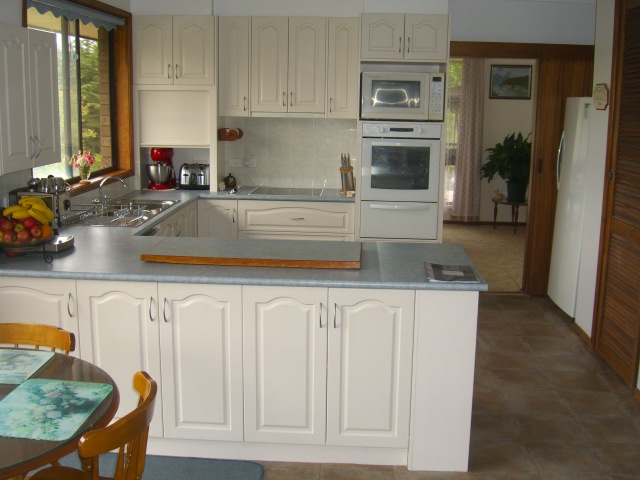 HOUSE ON 10 ACRES IN SCOTTS CREEK Picture 2