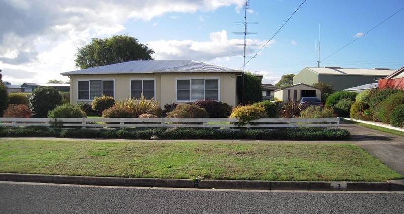 FIRST HOME BUYER'S GRANT HOME! Picture 1