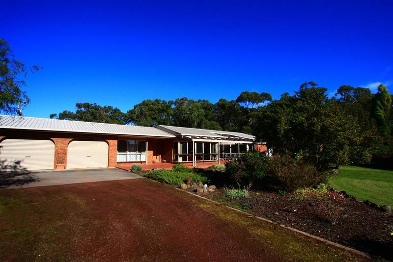 BEST IN MODERN LIVING Picture 1