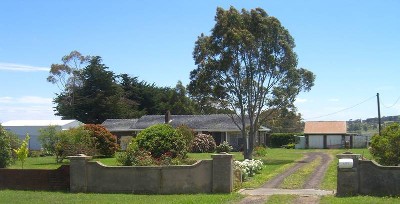 4BR HOME ON 0NE ACRE CLOSE TO COBDEN/TERANG Picture 4BR HOME ON 0NE ACRE CLOSE TO COBDEN/TERANG Picture