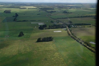 GORGEOUS HOBBY FARM ON 15 ACRES Picture