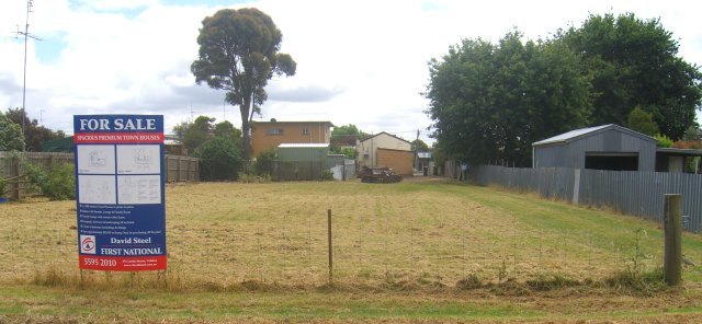 PRIME BLOCK OF LAND IN ESTABLISHED LOCALE Picture 1