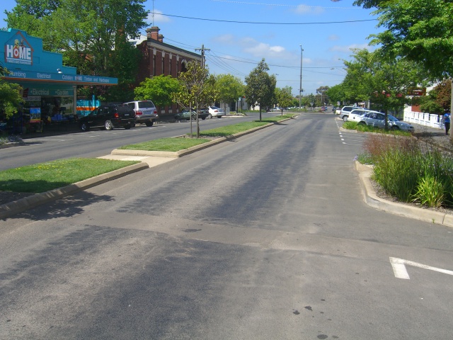 COBDEN MAIN STREET BUILDING BLOCK Picture 1