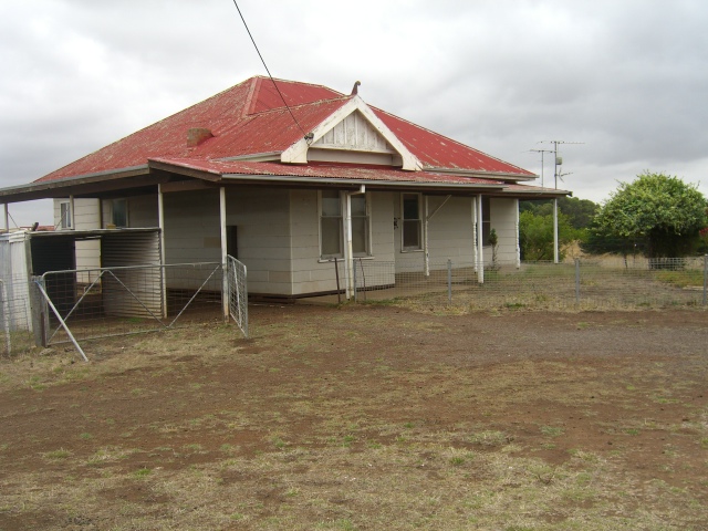 RURAL RENTAL 20 MINS FROM CAMPERDOWN Picture 1