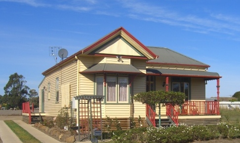 A CUT ABOVE THE REST!
CURRENTLY $350 PER WEEK RENT Picture 1