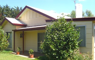 HOME ON 10 ACRES NEAR LAKE ELINGAMITE Picture