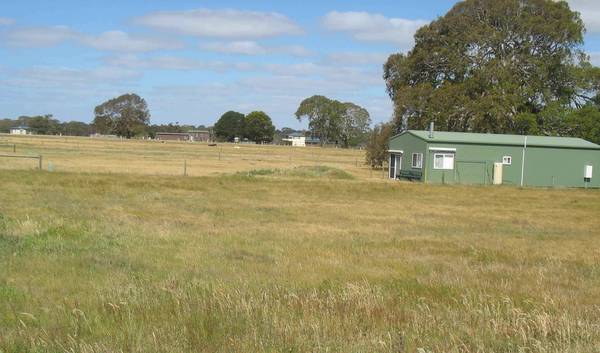 STUNNING DUNKELD TWO ACRE BLOCK Picture 3