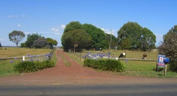 FAMILY HOME ON FIVE ACRES Picture