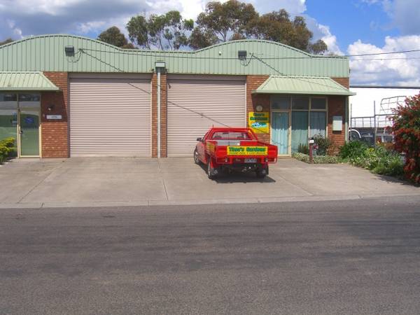 CAMPERDOWN
COMMERCIAL BUILDING Picture 1