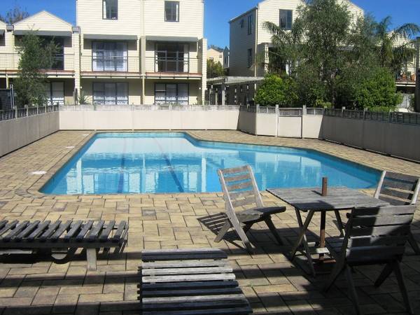 Albany Apartment Picture 1