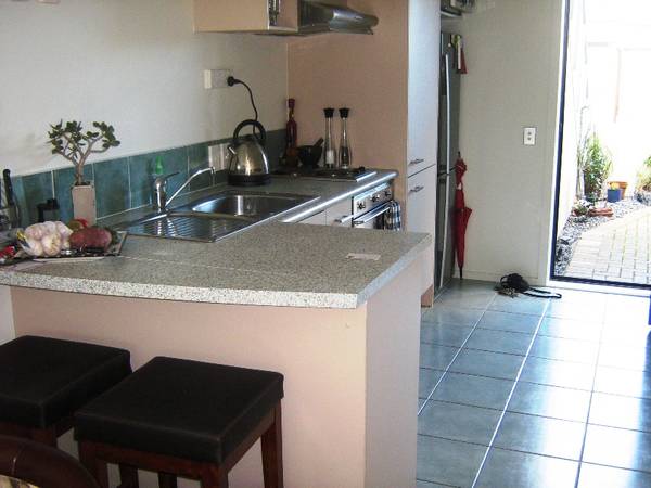 Albany Apartment Picture 3