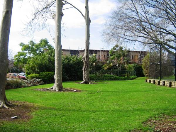 EXECUTIVE ALBANY TOWNHOUSE Picture 2