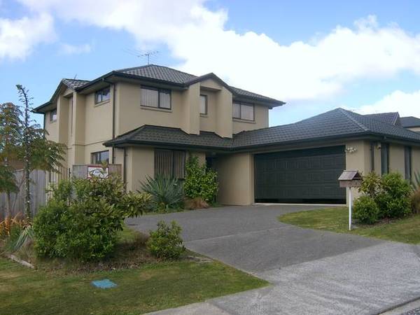 Two Level, 4 Bedroom Home Picture 1