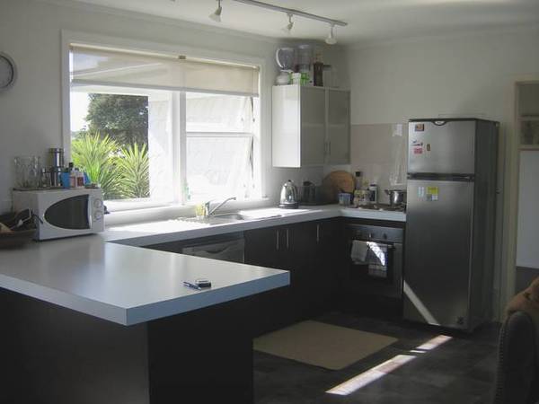 Comfortable 3 Bedroom Family Home Picture