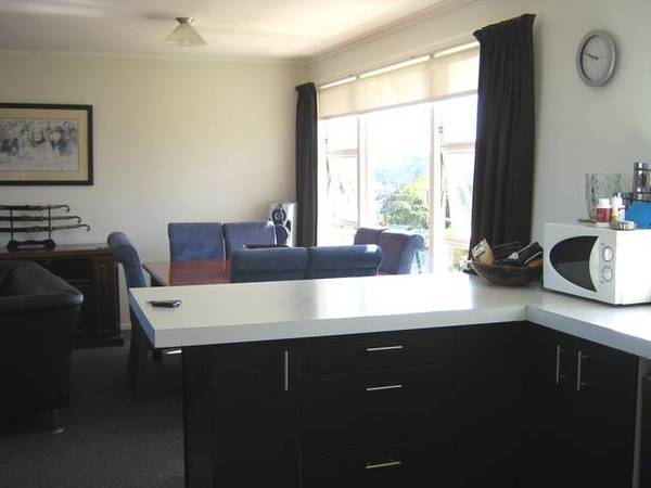 Comfortable 3 Bedroom Family Home Picture