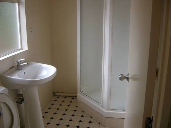 1 Bedroom House with 1 Bathroom. Picture 1 Bedroom House with 1 Bathroom. Picture