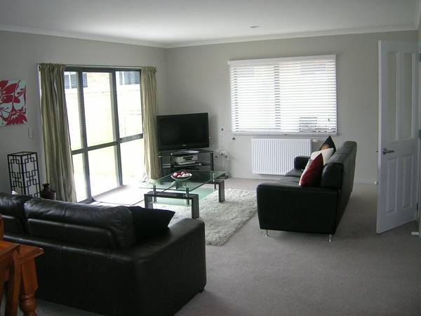 4 Bedroom Home in Riverstone Terraces Picture 4 Bedroom Home in Riverstone Terraces Picture