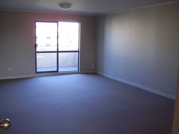 Popular 2 Bedroom Apartment in St Lukes Picture