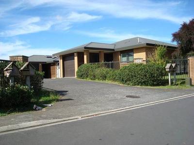 3 Bedroom Home in Good Location Picture 3 Bedroom Home in Good Location Picture