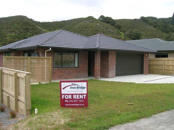 Near New 3 Bedroom Home Picture 1