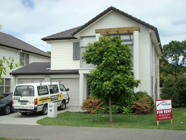 4 Bedrooms in Addison Park Picture 4 Bedrooms in Addison Park Picture