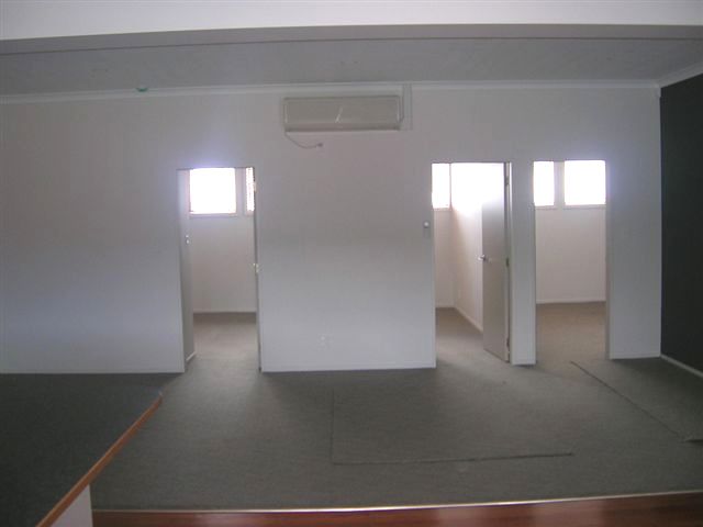 Central Upper Hutt Apartment Picture 3