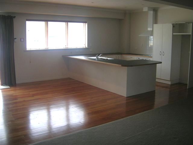 Central Upper Hutt Apartment Picture 2