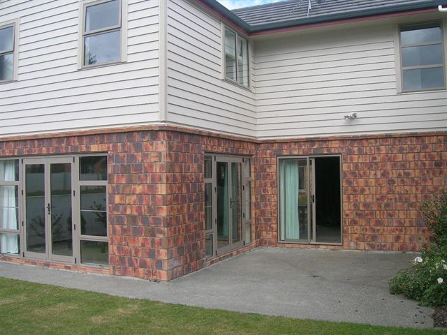 3 Bedroom Townhouse Picture 1