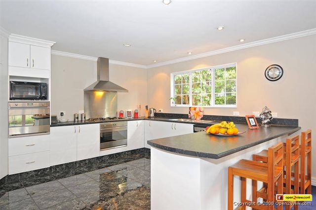 5 Bedroom Family Home Picture 2