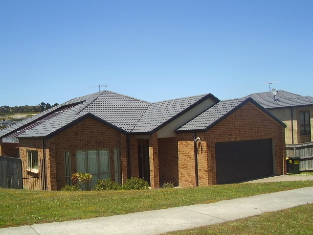 4 Bedroom Home in Albany Picture